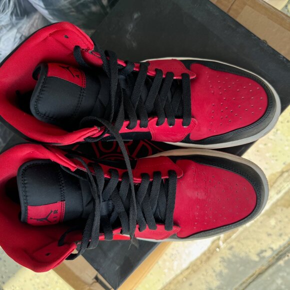 Air Jordan 1 Mid Gym Red Black Men's Size 12 - Lightly Used - Picture 5 of 9